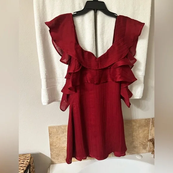house of harlow 1960 red dress House of Harlow 1960 Red Floral Puff Sleeve Mini Dress Size 6